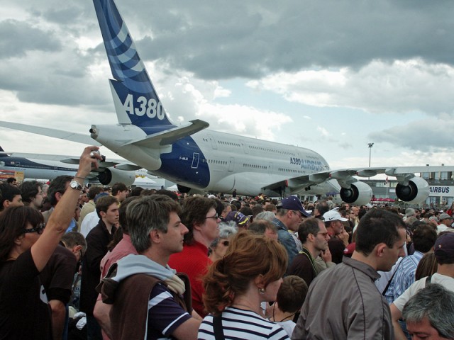 1/22. Le Bourget : l'A380, vedette du Salon 2007. Sam 23.06.07.