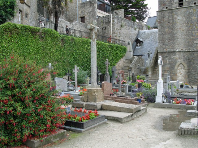 13/39. Mont-Saint-Michel : le cimetière. Mar 03.07.2007, 15:01.