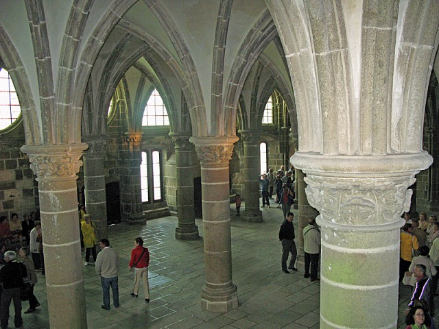 35/39. Mont-Saint-Michel : Salle des Chevaliers, appelée aussi Scriptorium. Mar 03.07.2007, 16:30.