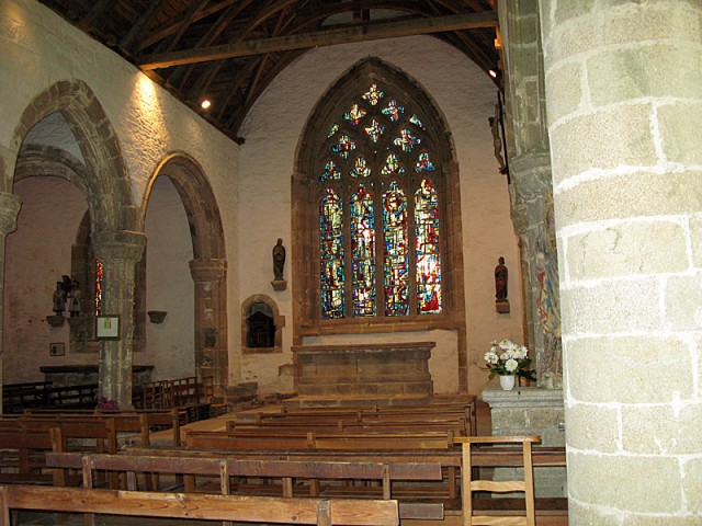 9/21. Chapelle de Languivoa : le chœur. Mer 16.07.2008 - 16:03.