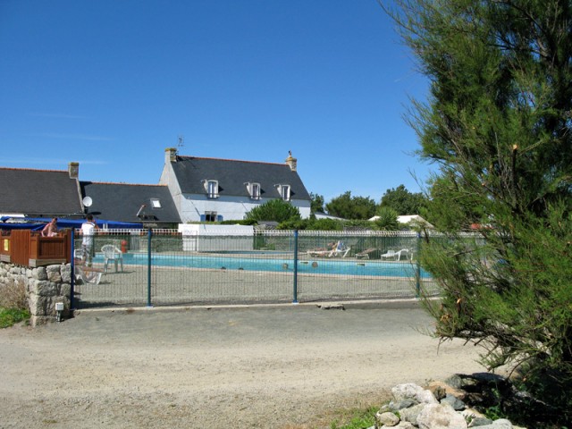 15/17. Saint-Guénolé : la piscine du camping. Jeu 17.07.2008 - 17:02.