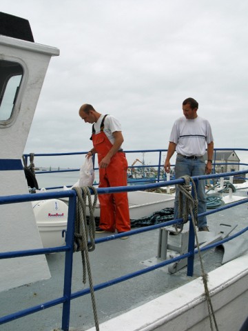 5/16. Saint-Guénolé : retour des pêcheurs. Ven 18.07.2008 - 16:34.