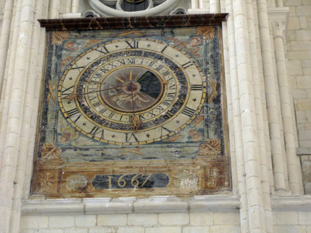 46/48. Fécamp. L'Abbatiale de la Trinité. L'horloge astronomique du XVIIe siècle. Ven 17.04.2009 - 17:43.