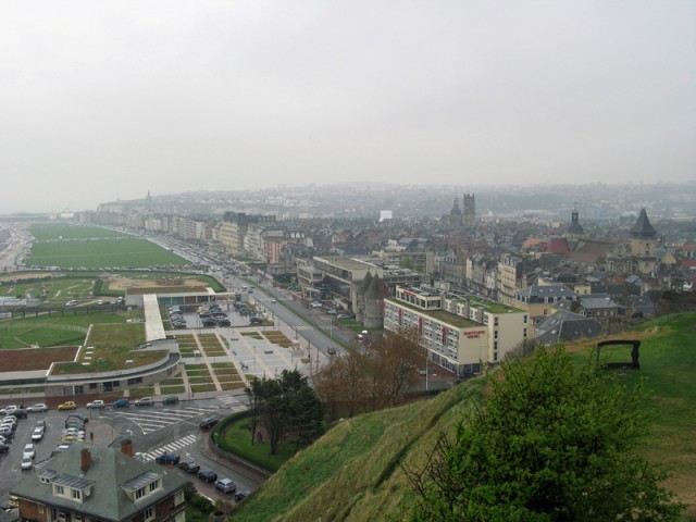 30/59. Dieppe. Vue sur la ville depuis la colline du château. Sam 18.04.2009 - 14:57.