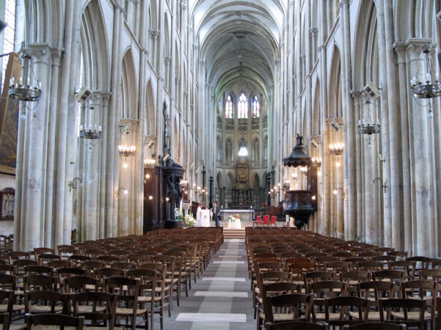 3/29. Eu. Eglise Notre-Dame et Saint-Laurent. Dim 19.04.2009 - 10:43.
