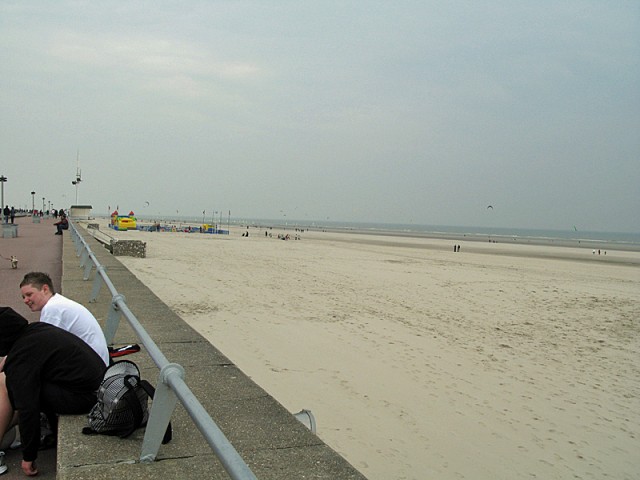 16/29. Le Touquet. La plage. 12 km de sable fin. Dim 19.04.2009 - 16:27.