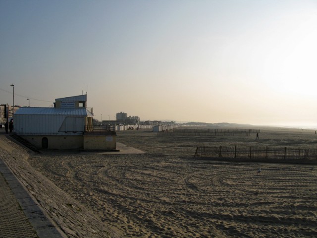 27/31. Calais. La plage, le soir. Mar 21.04.2009 - 19:27.