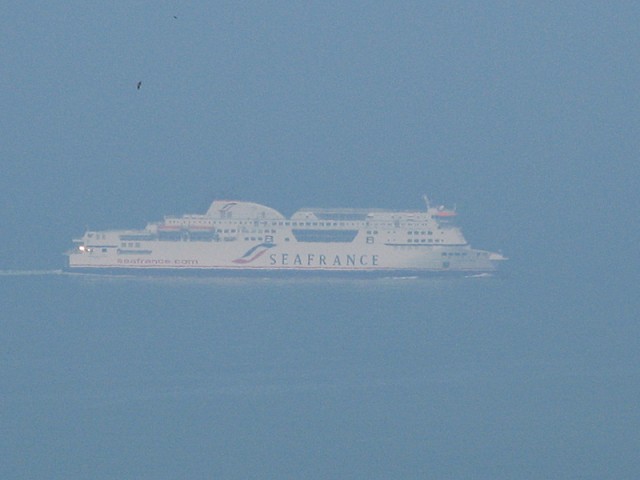 8/31. Cap Blanc-Nez. Un ferry en route pour Calais. Mar 21.04.2009 - 14:18.