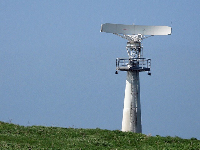 6/31. Cap Gris-Nez. Le radar du CROSS. Mar 21.04.2009 - 12:32.