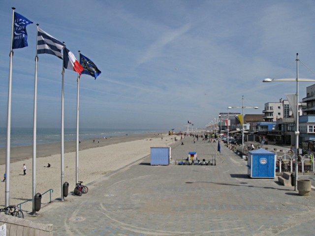 27/69. Malo-les-Bains, la plage de Dunkerque. Mer 22.04.2009 - 14:27.