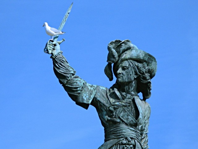 60/69. Dunkerque. La statue de Jean Bart. Mer 22.04.2009 - 17:16.