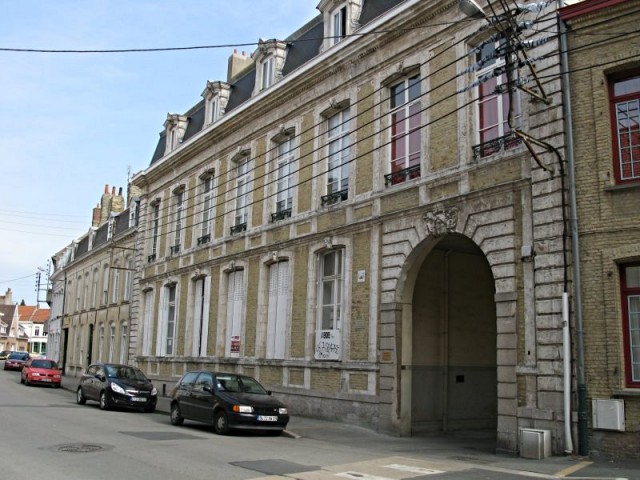 39/58. Bergues. Hôtel particulier de De Hau De Staplande, 2e moitié du XVIIIe s. Jeu 23.04.2009 - 12:03.