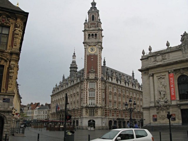 3/71. Lille. La Chambre de commerce et la Poste. Dim 26.04.2009 - 10:35.