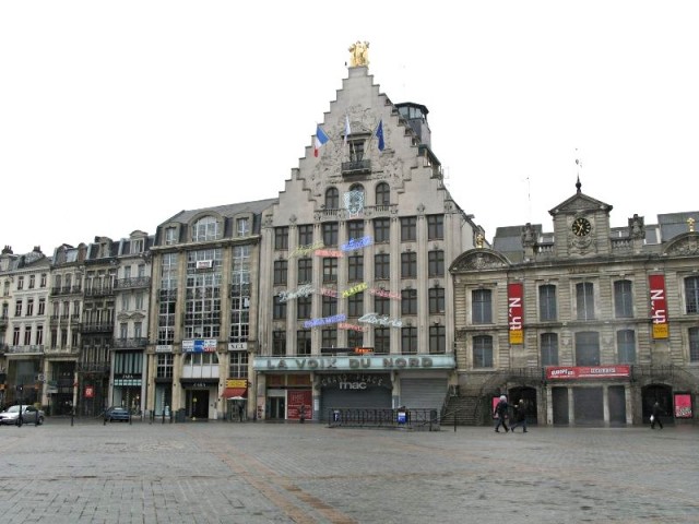 5/71. Lille. Place du Général-De-Gaulle. Le quotidien La Voix du Nord. Dim 26.04.2009 - 10:39.