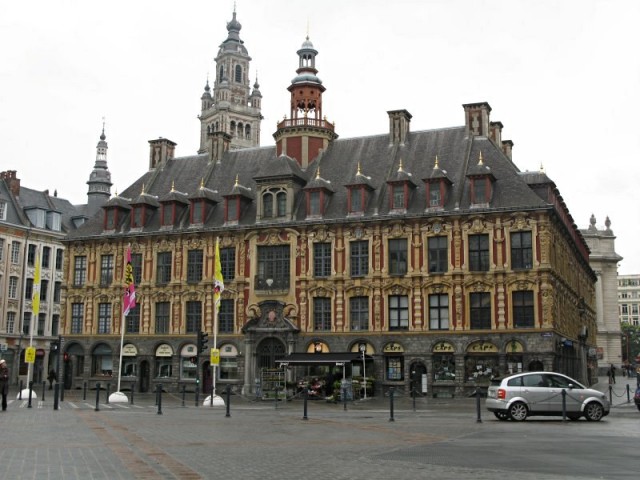 10/71. Lille. Place du Général-De-Gaulle. La Vieille Bourse. Dim 26.04.2009 - 10:52.