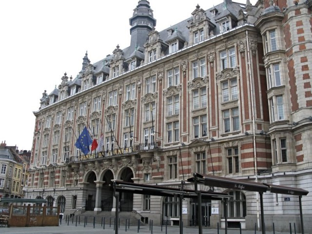 19/71. Lille. La Chambre de commerce. Dim 26.04.2009 - 11:53.