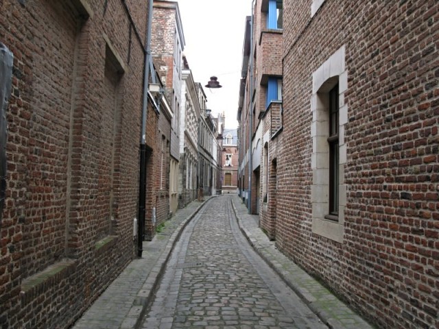 26/71. Vieux Lille. Rue Coquerez. Dim 26.04.2009 - 12:22.