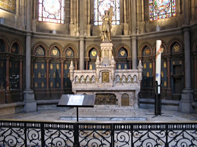 30/71. Lille. Notre-Dame de la Treille. La chapelle Jeanne d'Arc. Dim 26.04.2009 - 12:34.