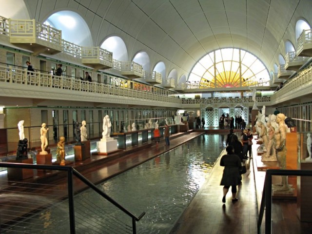 40/71. Roubaix. La salle maîtresse du musée est celle de la piscine. Dim 26.04.2009 - 16:32.