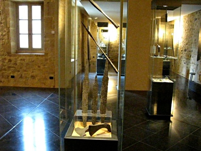 14/60. Musée de l'Ardenne. Armes mérovingiennes. Mar 28.04.2009 - 14:49.