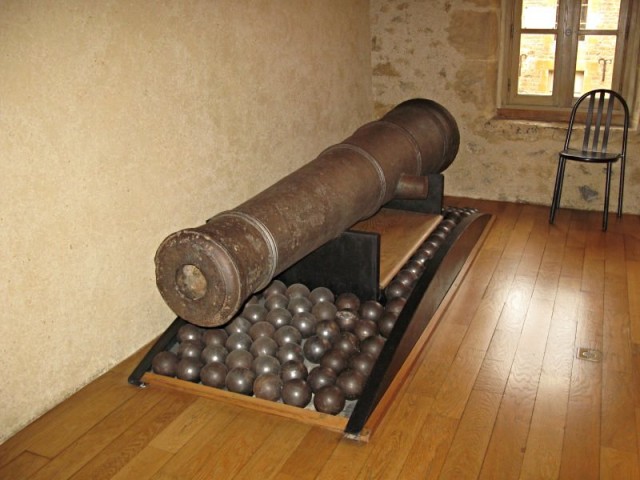 19/60. Musée de l'Ardenne. Le canon de Charleville (vers 1680). Mar 28.04.2009 - 15:10.