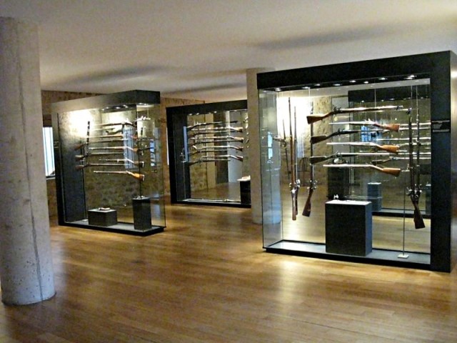 22/60. Musée de l'Ardenne. Salle des armes de la Manufacture de Charleville. Mar 28.04.2009 - 15:19.