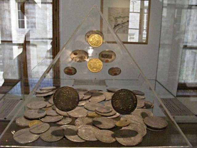 30/60. Musée de l'Ardenne. Pièces de 1709 à 1711. Mar 28.04.2009 - 15:37.