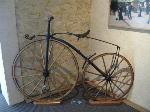 39/60. Vélocipède Michaux, fabriqué à Bar-le-Duc, fin XIXe siècle. Mar 28.04.2009 - 16:01.