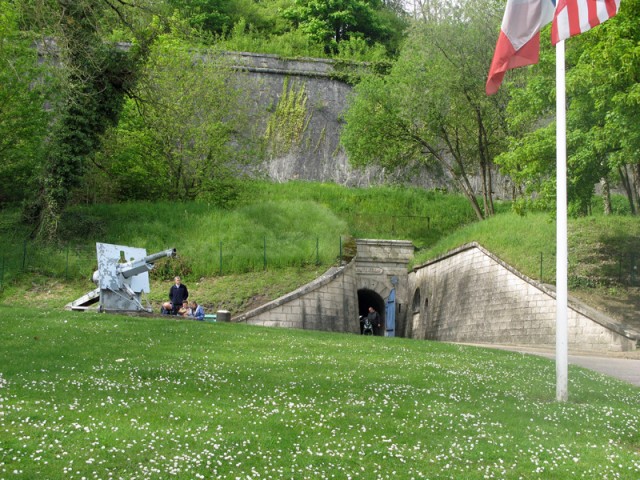 1/36. 29.04.2009. Verdun. La Citadelle. L'entrée. Mer 29.04.2009 - 23:10.