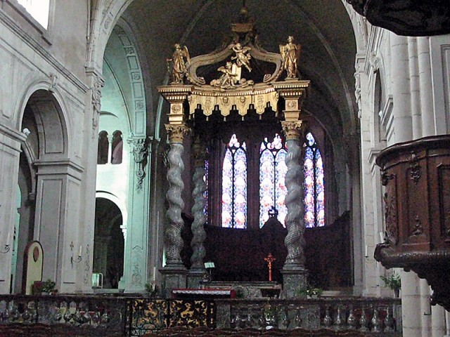 19/36. Verdun. Cathédrale Notre-Dame. Le baldaquin baroque. Mer 29.04.2009 - 18:02.