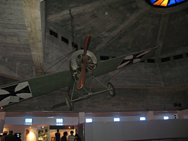 43/52. Mémorial de Verdun. Avion allemand, un Focker. Jeu 30.04.2009 - 16:50.