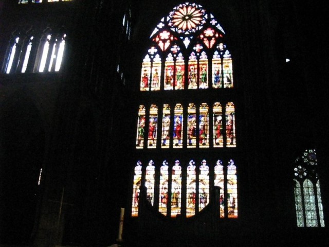 17/56. Metz. Transept. Verrière sud, par le Strasbourgeois Valentin Bousch (1521-1527). 1.5.2009 - 10:19.