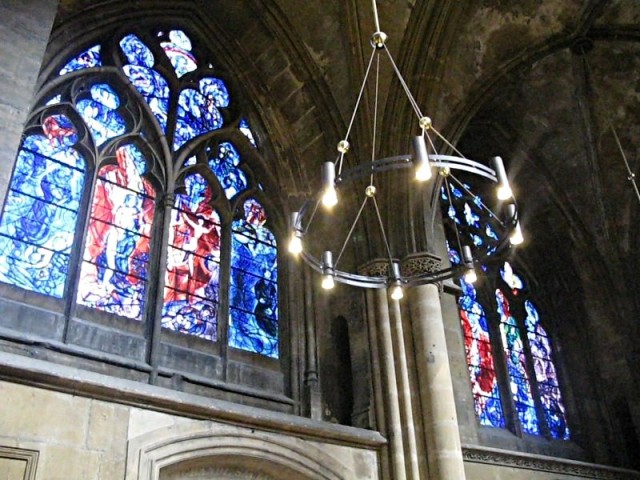 21/56. Metz. Cathédrale. Quelques pages de la Bible, par Chagall. Ven 01.05.2009 - 10:33.