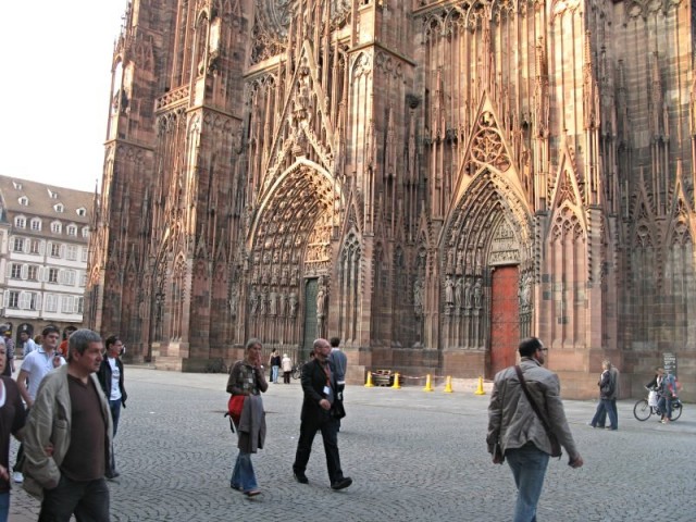 49/56. Strasbourg.  La cathédrale. Ven 01.05.2009 - 19:15.