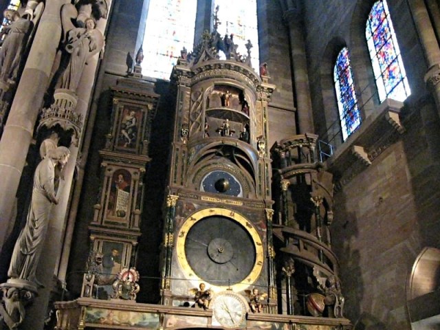 25/31. Strasbourg. Cathédrale Notre-Dame. L'horloge astronomique. Sam 02.05.2009 - 10:28.