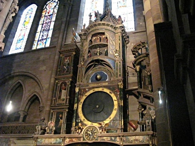 30/31. Strasbourg. Cathédrale Notre-Dame. L'horloge astronomique. Sam 02.05.2009 - 10:29.