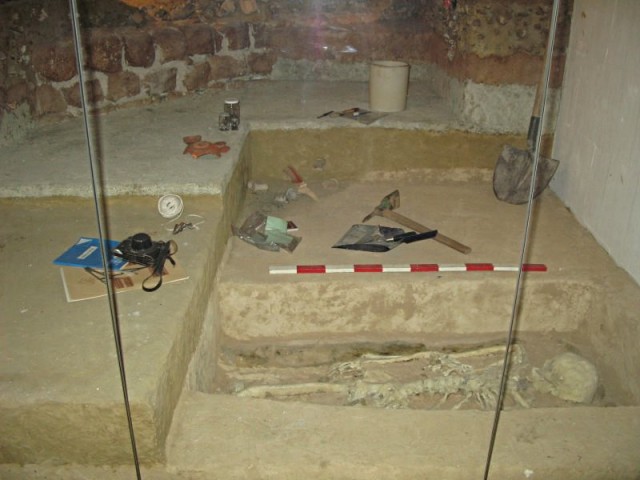 4/58. Musée archéologique. Reproduction d'un chantier de fouilles. 2/5/2009. 11:11.