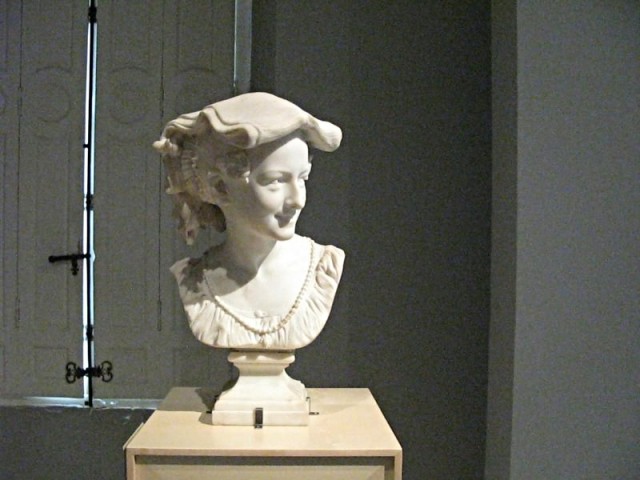 23/58. Strasbourg. Musée des Beaux-Arts. La Rieuse, par Jean-Baptiste Carpeaux, 1873, marbre. Sam 02.05.2009 - 12:58.