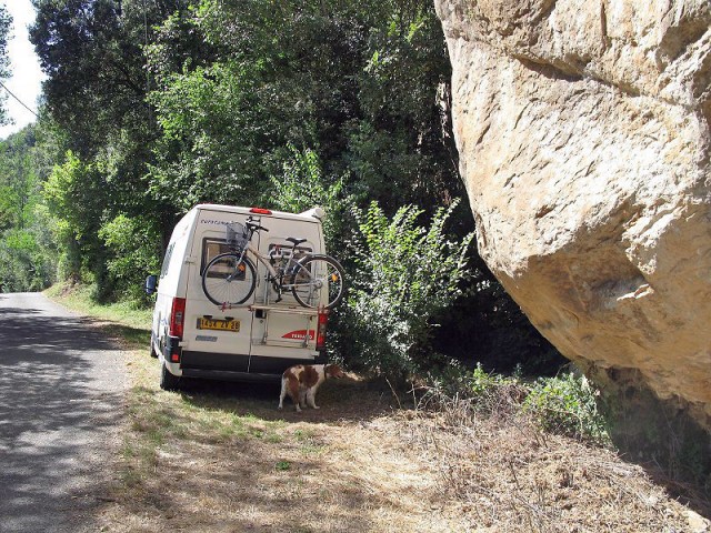 Sam 29.08.2009. Bruniquel. Au pied de la grotte