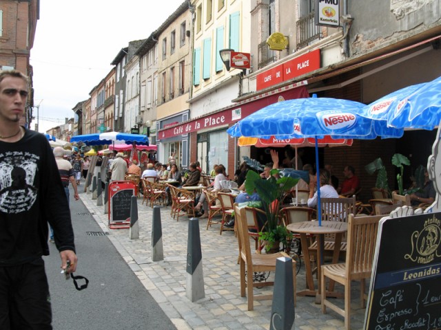 Le Café de la Place (ex-Chez Serres). Jeu 03.09.2009, 10:52.