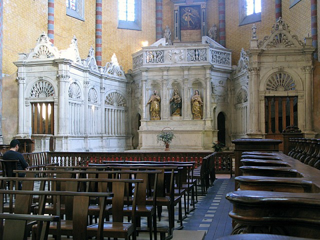 7/24. Moissac : l'abbatiale Saint-Pierre. Le chœur. Mer 13.10.2010, 16:23.