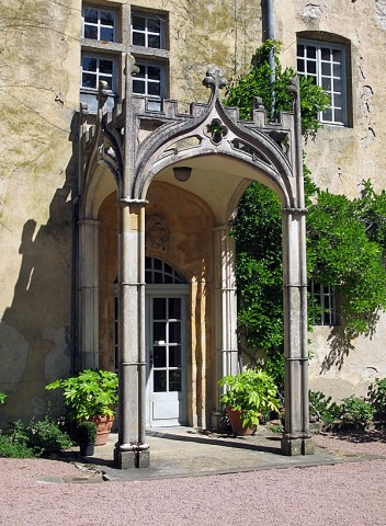 11/12. L'entrée principale du château. 29.05.2011, 16:09.