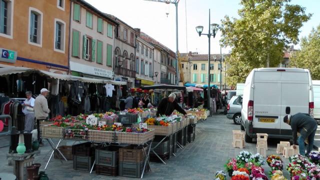 24/24. Castelsarrasin. Le marché du jeudi. 06/10/2011, 10:50.
