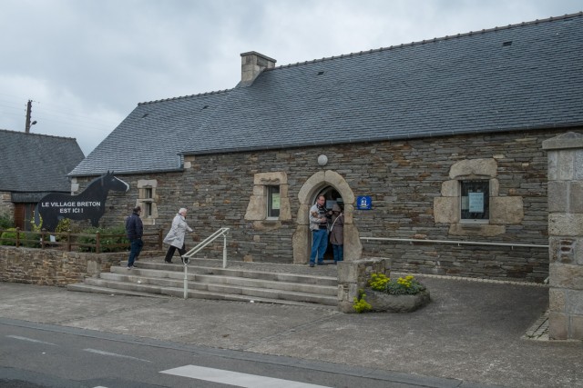 54/54. Au revoir, le Village Breton ! Dim 27.04.2014, 17 h 44.