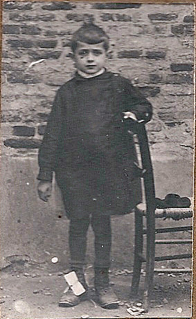6/16. Etienne Saby en 1928 (7 ans).