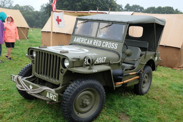 Camp américain. Jeep de la Croix Rouge américaine. Sam 29.07.2023, 16h00m19.