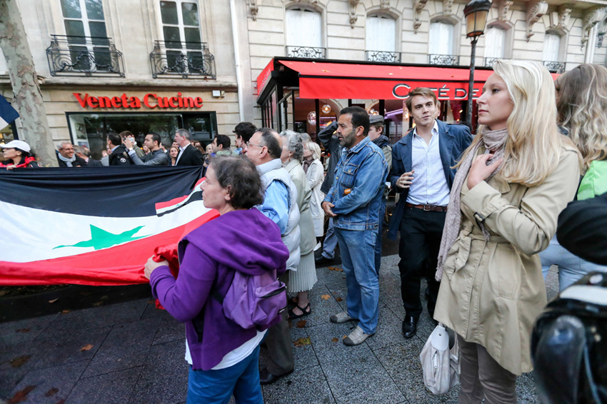 1/9. Marion Maréchal-Le Pen contre la guerre en Syrie et le Qatar. © Michel Stoupak. Lun 09.09.2013, 19h46m27.