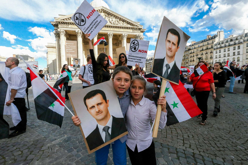1/26. Manifestation à Paris contre une action en Syrie. © Michel Stoupak. Dim 08.09.2013, 17h40m00.