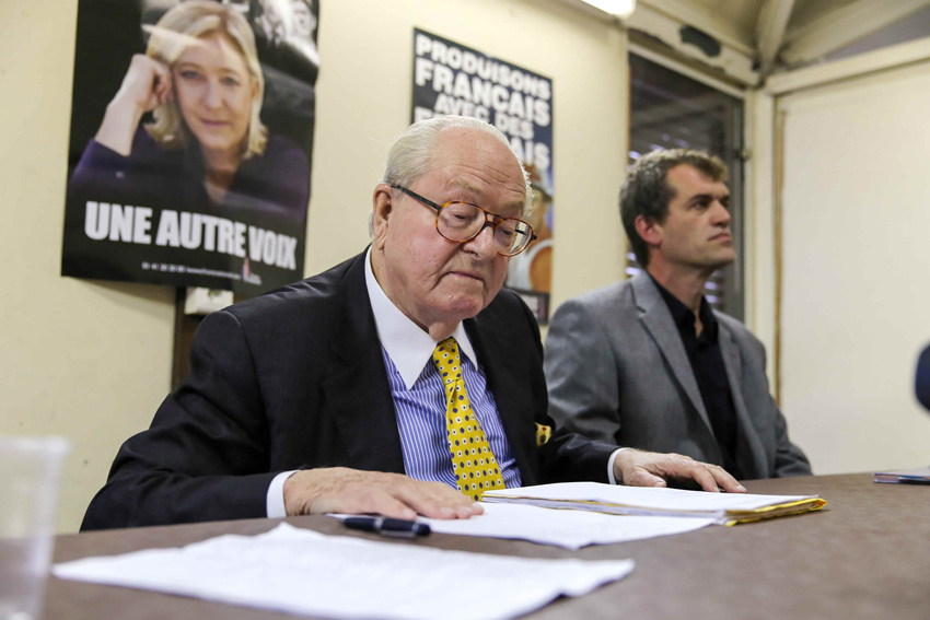 1/9. Municipales : Jean-Marie Le Pen lance la campagne frontiste. © Michel Stoupak. Jeu 07.11.2013, 16h48m24.