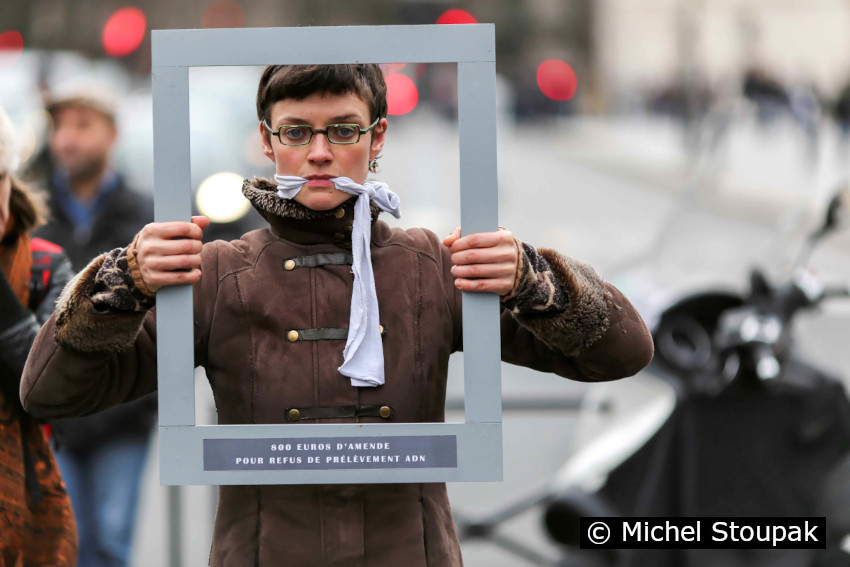 Dim 05.01.2014 - Paris : mobilisation contre l’exposition de la collection Pinault. © Photo Michel Stoupak.